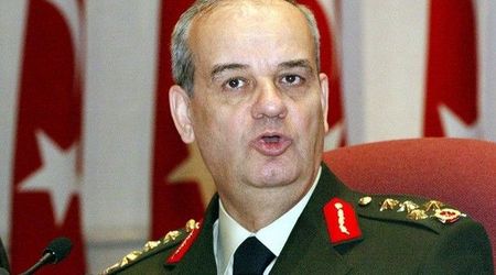 Началникът на Генщаба на Турция опроверга, че се готви военен преврат