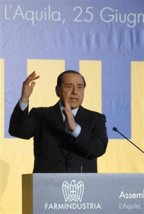 Берлускони се смята за добър, щедър, искрен и честен