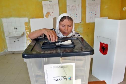 Приключиха парламентарните избори в Албания
