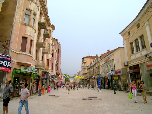 Пиян грък разпиля торба с 50 хил. евро на улицата