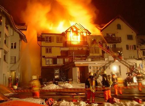 5 деца загинаха при пожар в жилищна сграда 