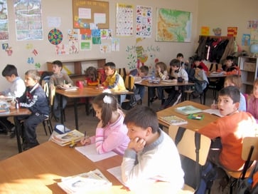 Учители искат повече часове по български език 