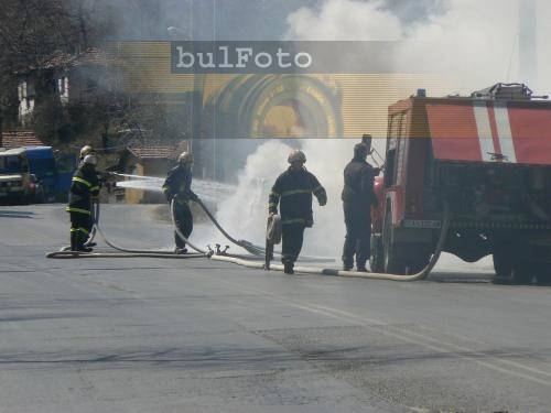 Камион с газови бутилки се взриви в Пловдив