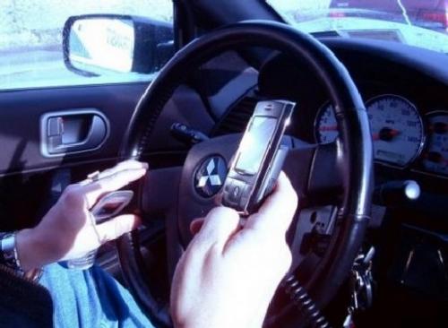 Обама забрани SMS-те при шофиране