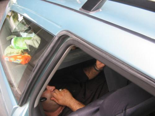Туркиня мъкне мъжа си в багажник, хващат я на българската граница