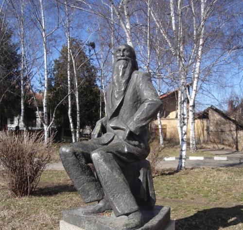 Откриха откраднатия паметник на Владимир Димитров - Майстора, трима перничани са вандалите