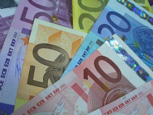 Измамници завлякоха 70-годишен с 15 000 евро