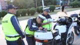 Цял Пловдив говори за тези полицаи, които насред оживено кръстовище... СНИМКА