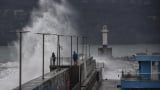 Ужасно време връхлита България в петък: Близо 3-метрови вълни заливат Бургаско КАРТА