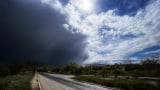 Няма край: Гръмотевична буря удря това място в България в неделя