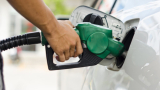 Есперти разкриха накъде тръгват цените на бензина и дизела