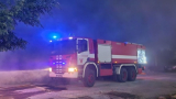 Извънредно: Голям пожар пламна в жилищна сграда в среднощна София, има жертва