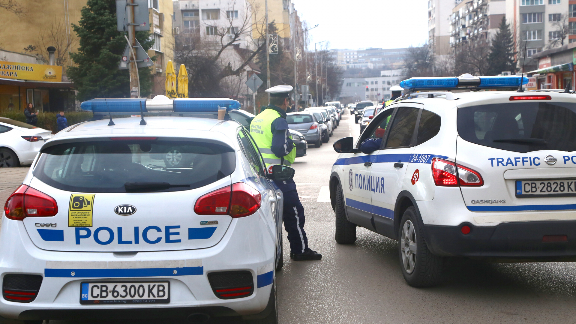 Мощна спецакция: Почерня от полиция в този БГ град, блокираха го и тарашат