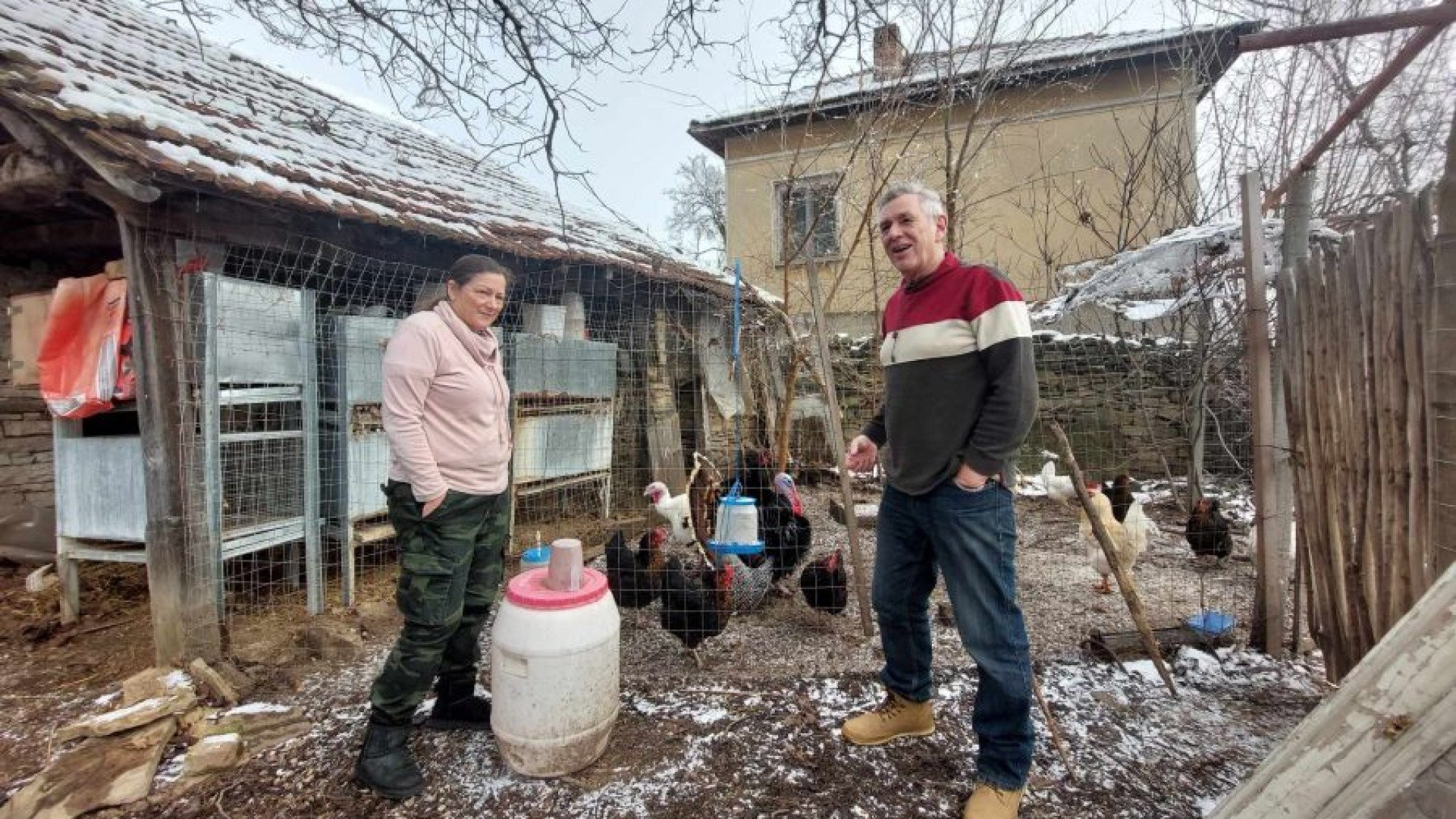 Вместо кола в Лондон, Майкъл си купи къща в търновско село и ето какви опасни неща произвежда там СНИМКИ