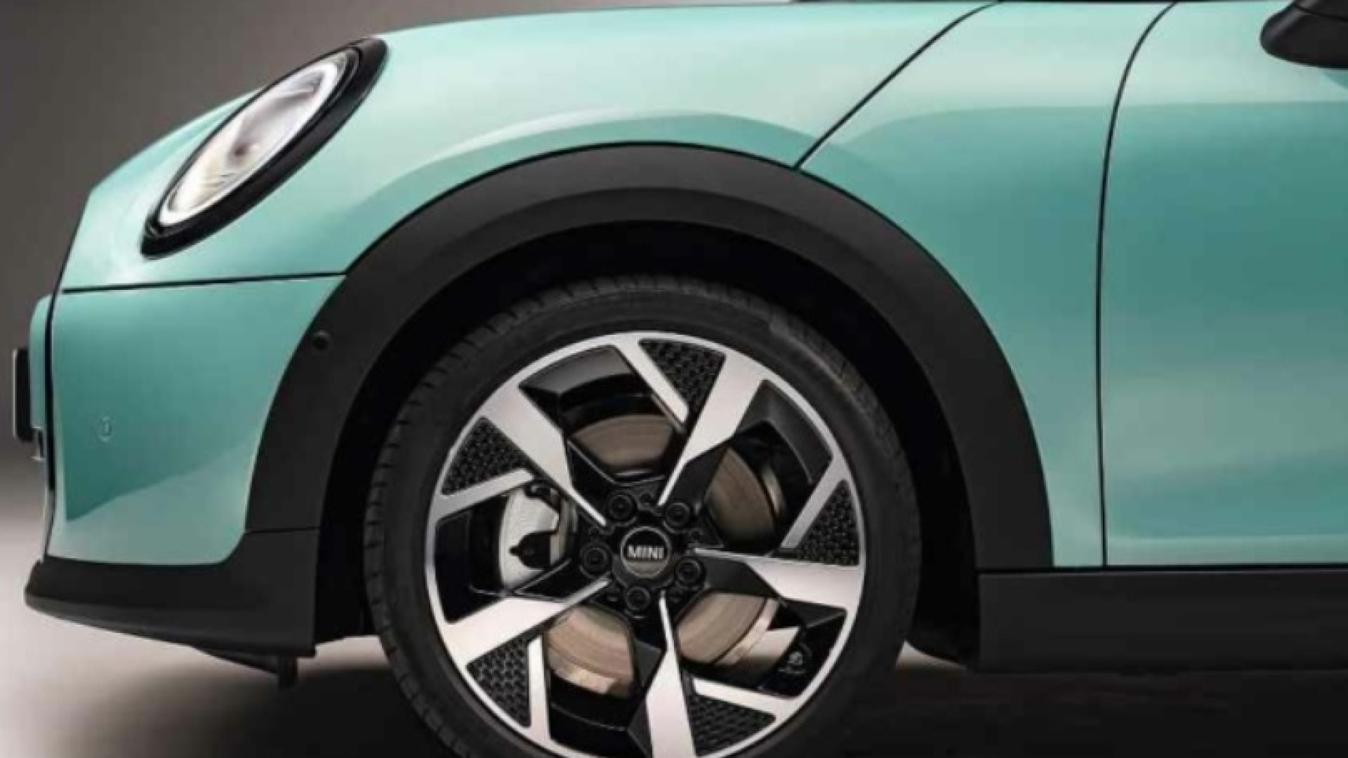 Представиха новия Mini Cooper, който се предлага вече и с бензинов двигател СНИМКИ