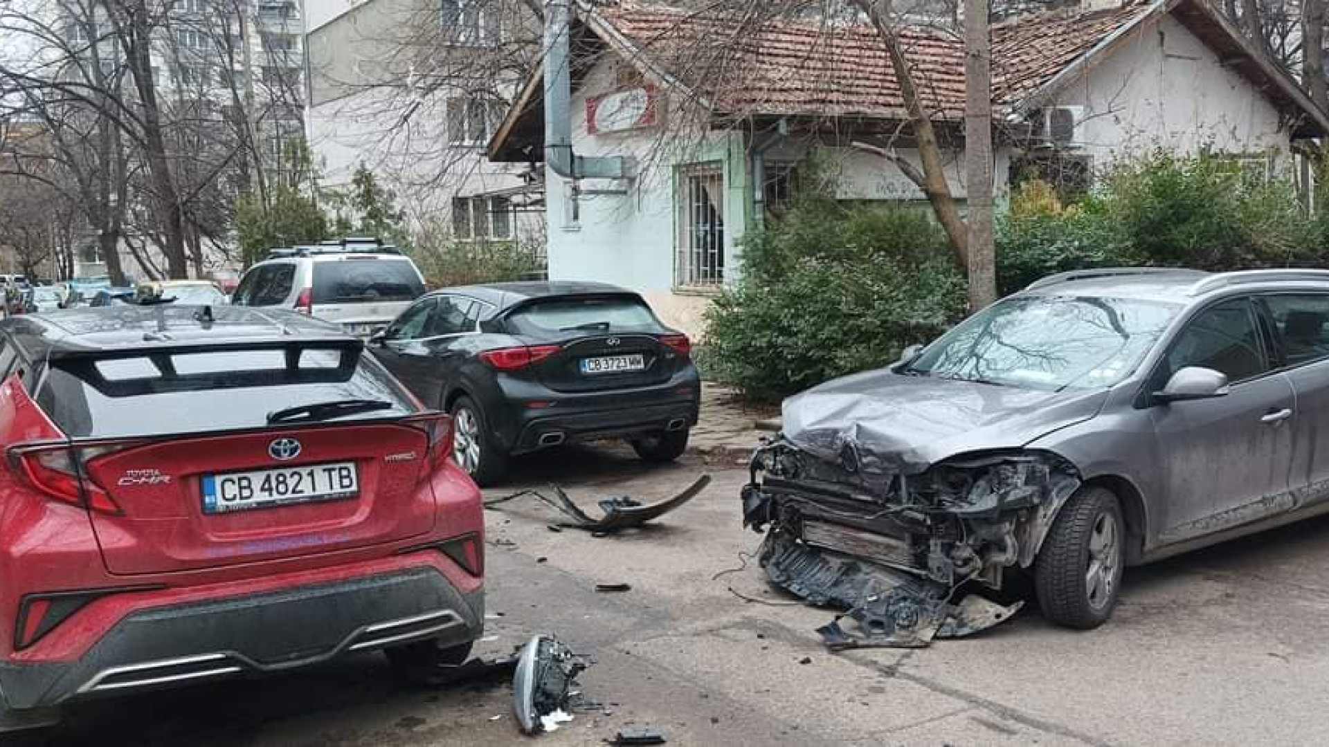 Голяма беля на малка уличка в София! Бягайте от там СНИМКИ