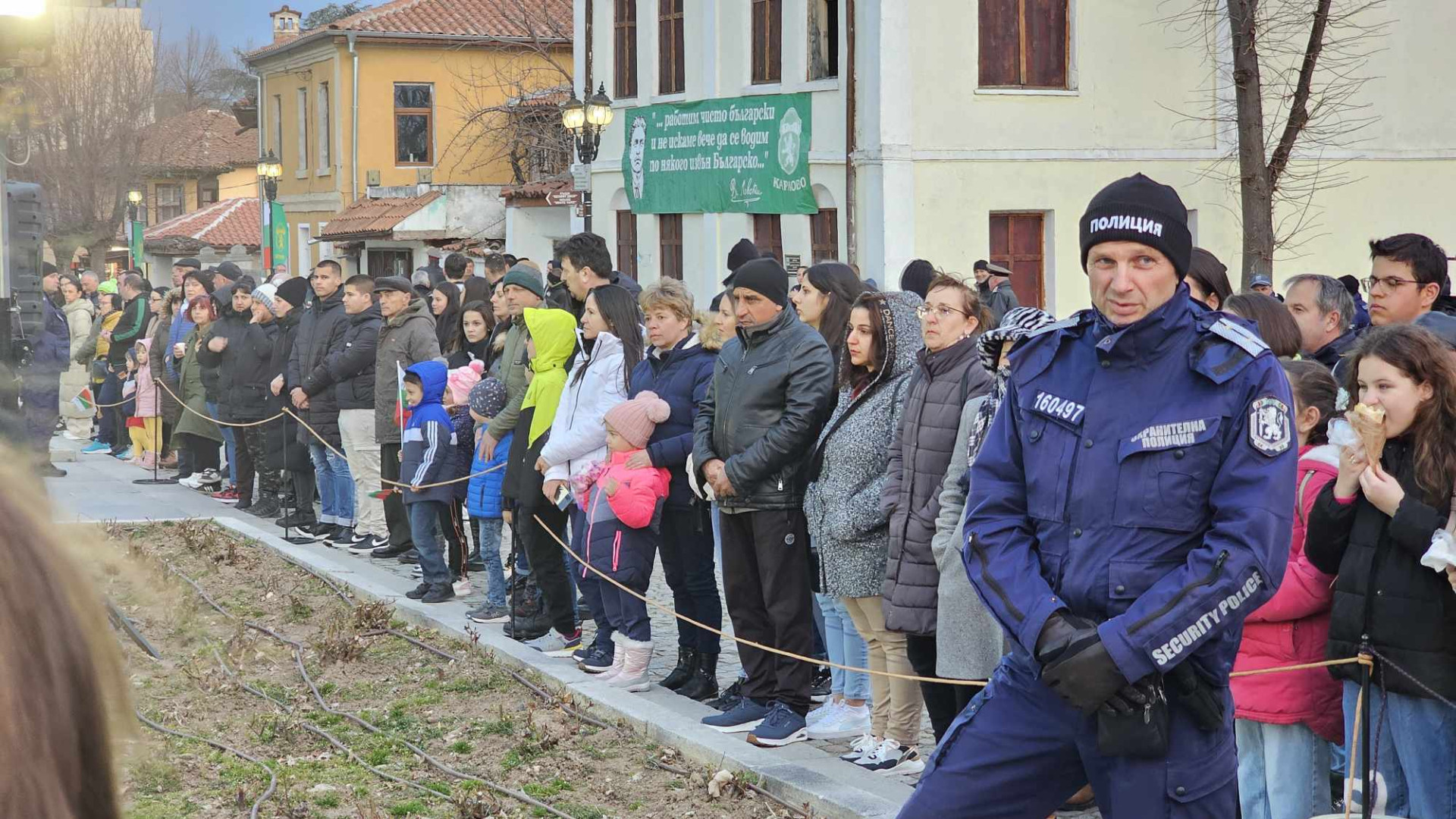 В Карлово стотици се поклониха пред Апостола на свободата