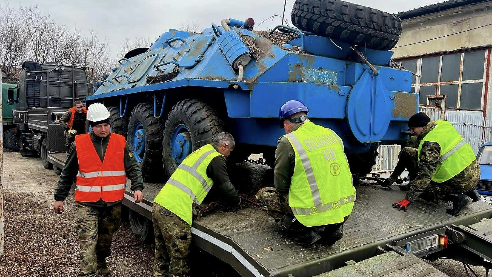 Euractiv: България бави обещаната военна помощ за Украйна! МО пита кой ще плати...