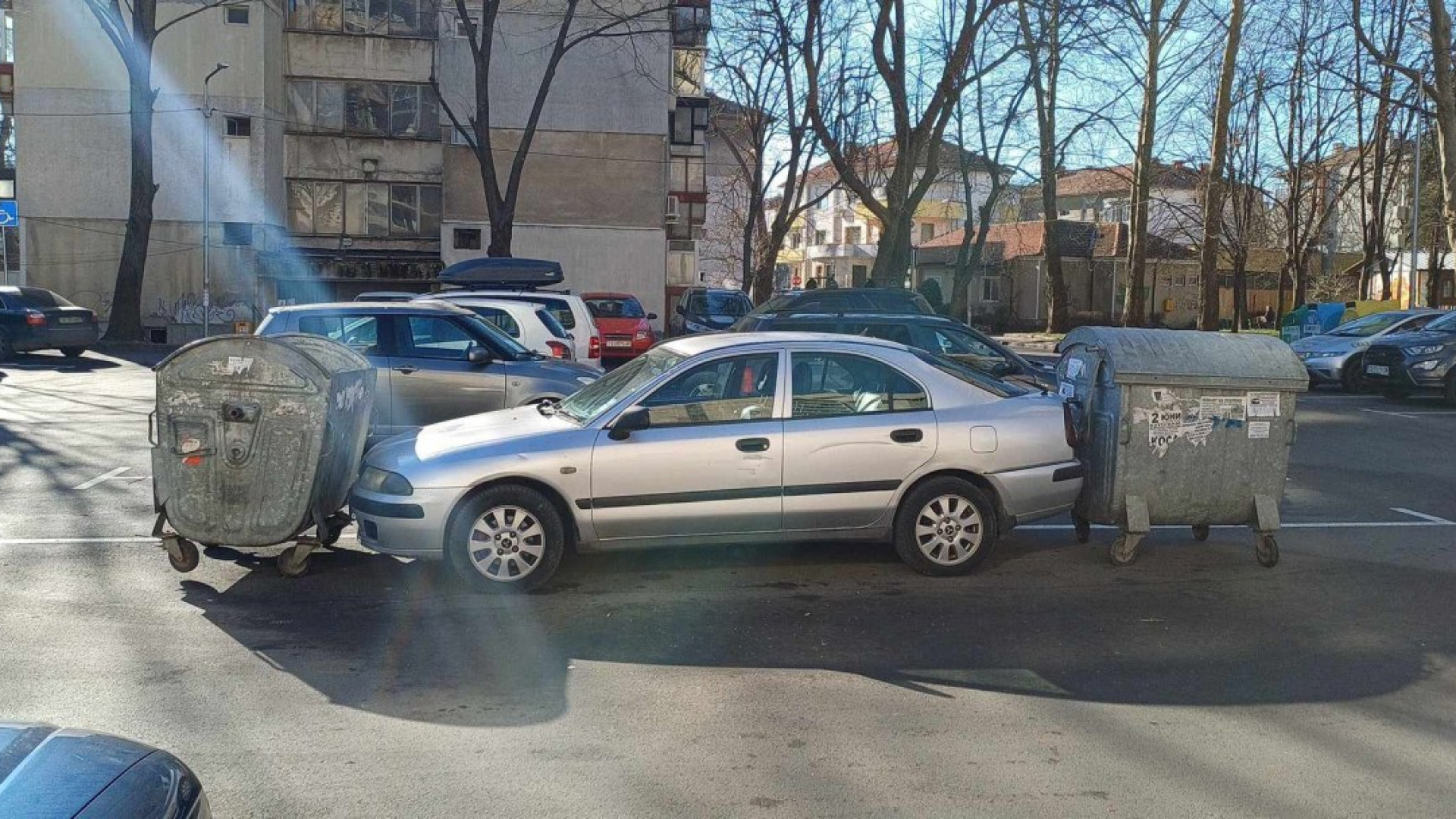 Шофьор паркира колата си в Добрич, получи необичайно послание СНИМКА