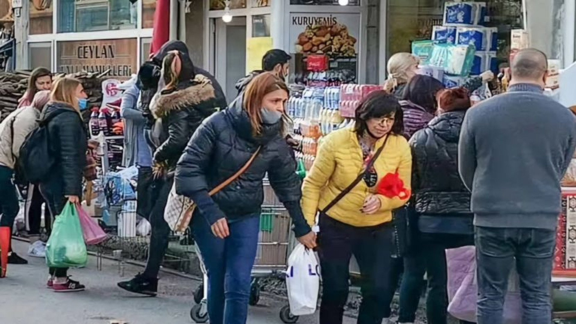 Нашенци на талази атакуват Одрин! За само 100 лева в чантите слагат... СНИМКИ