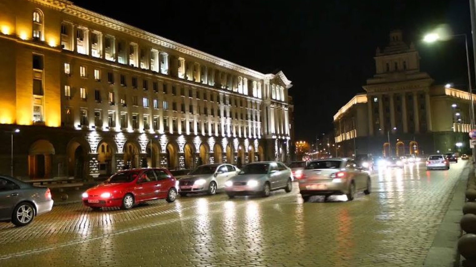 Безпрецедентна ситуация в триъгълника на властта, съвременната история не помни такова нещо