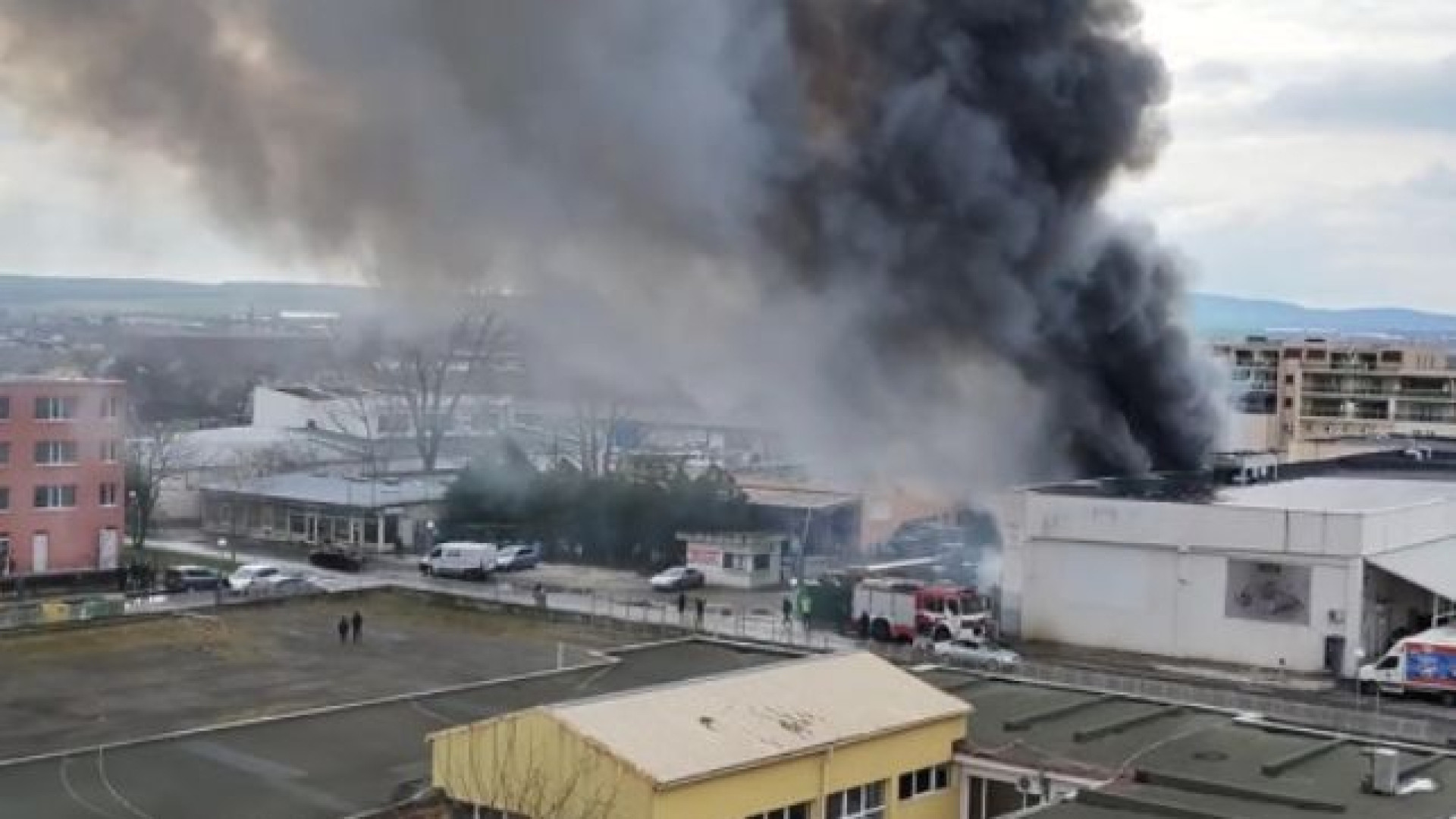 Опасна ситуация в Слънчев бряг, евакуират хора ВИДЕО 