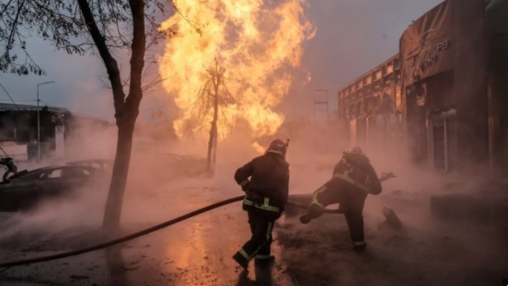 Ракетен удар по Киев, в цяла Украйна вият сирени