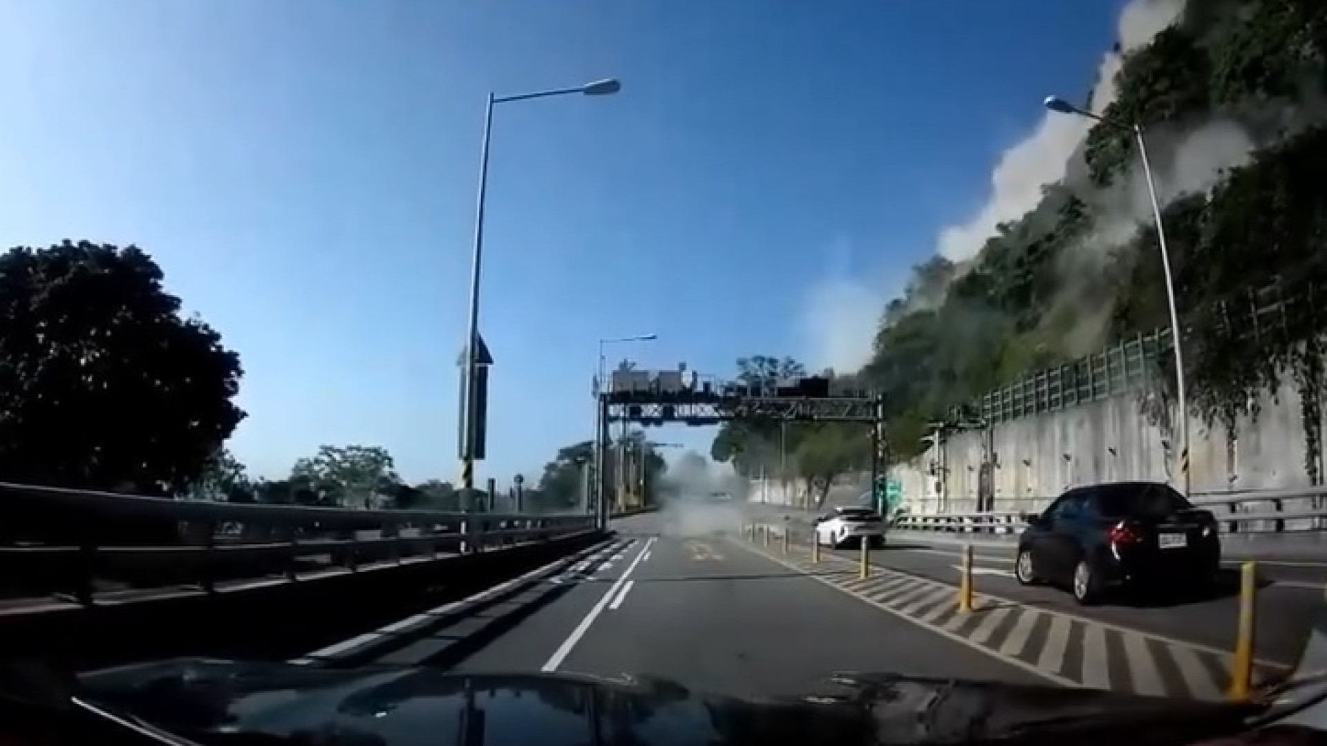 Вижте как огромен камък разби кола по време на земетресението в Тайван ВИДЕО