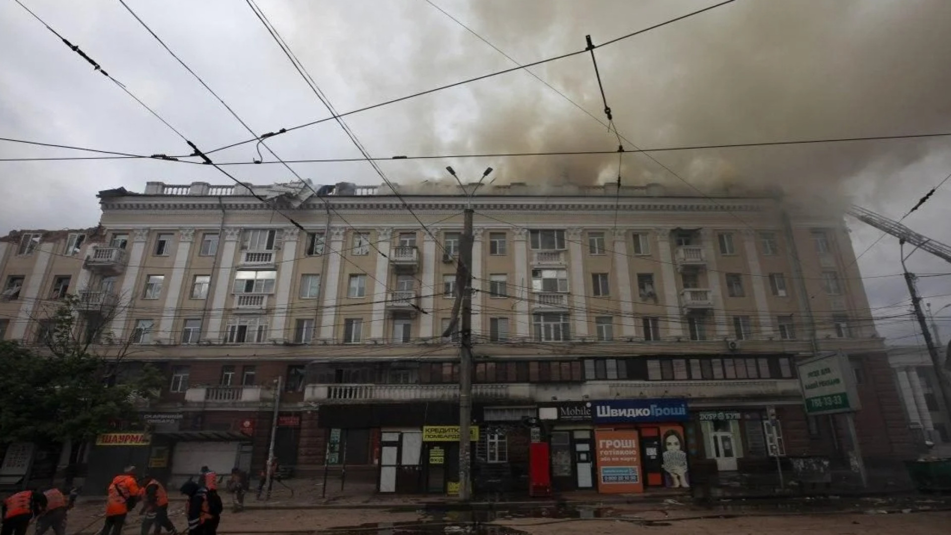 Ужасяващ залп с ракети и дронове в Днипро, две от жертвите са деца СНИМКИ