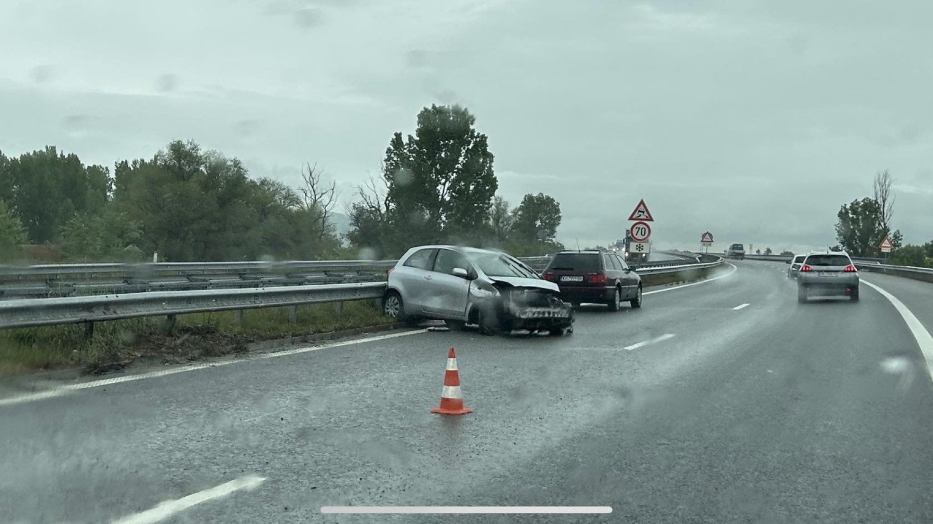 Първо в БЛИЦ: Две жестоки мелета на "Хемус", положението е страшно