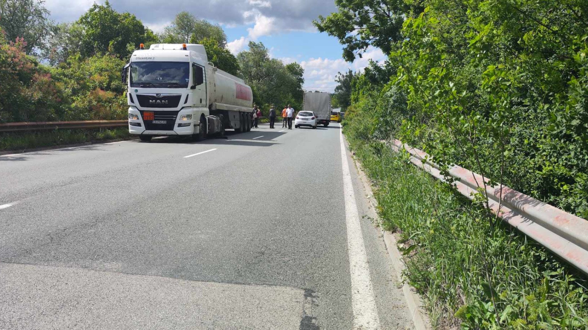 Само в БЛИЦ! Ад на пътя край Монтана, десетки шофьори са в капан СНИМКИ 