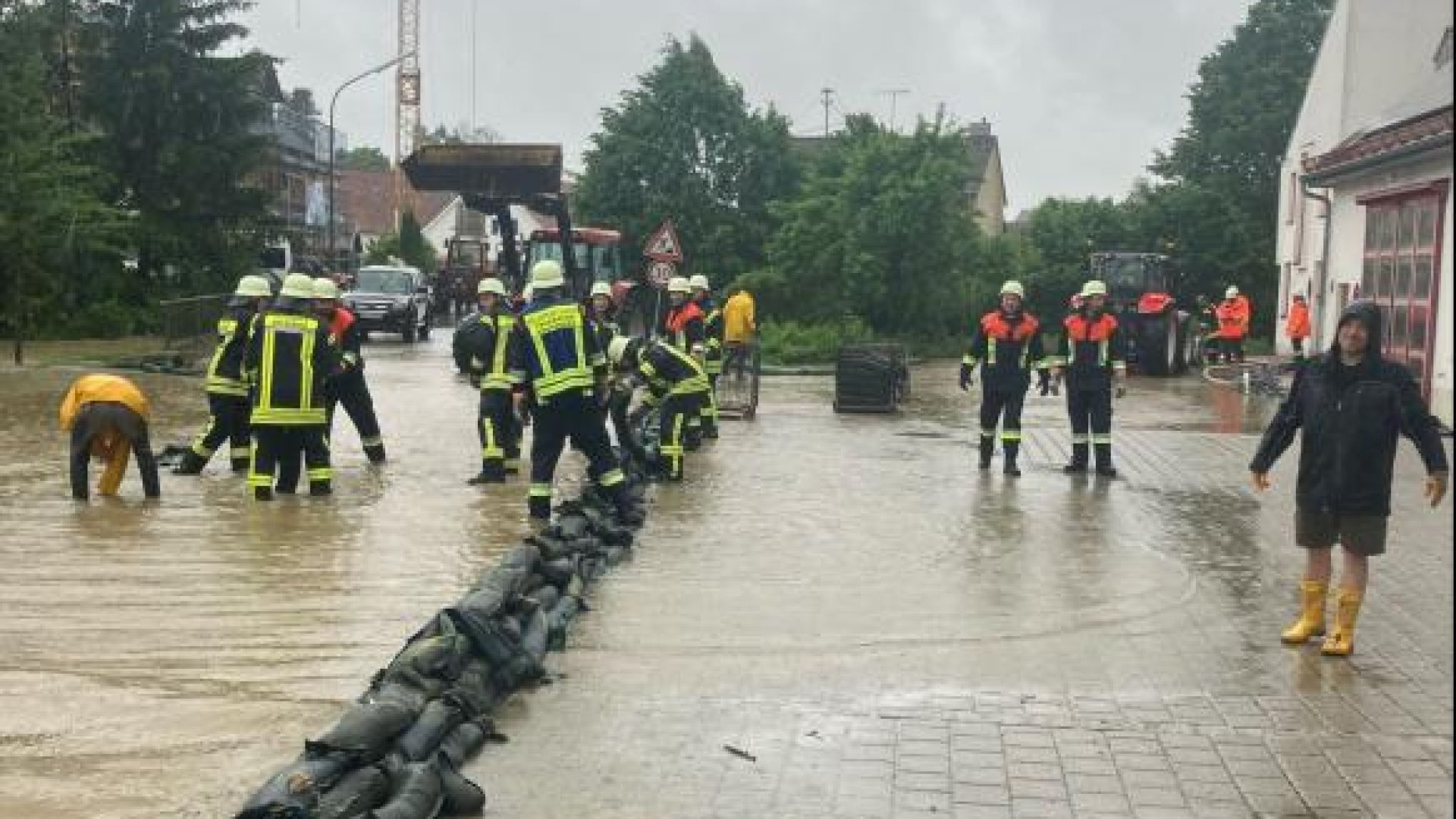 Притеснителни новини за библейския потоп в Германия СНИМКИ