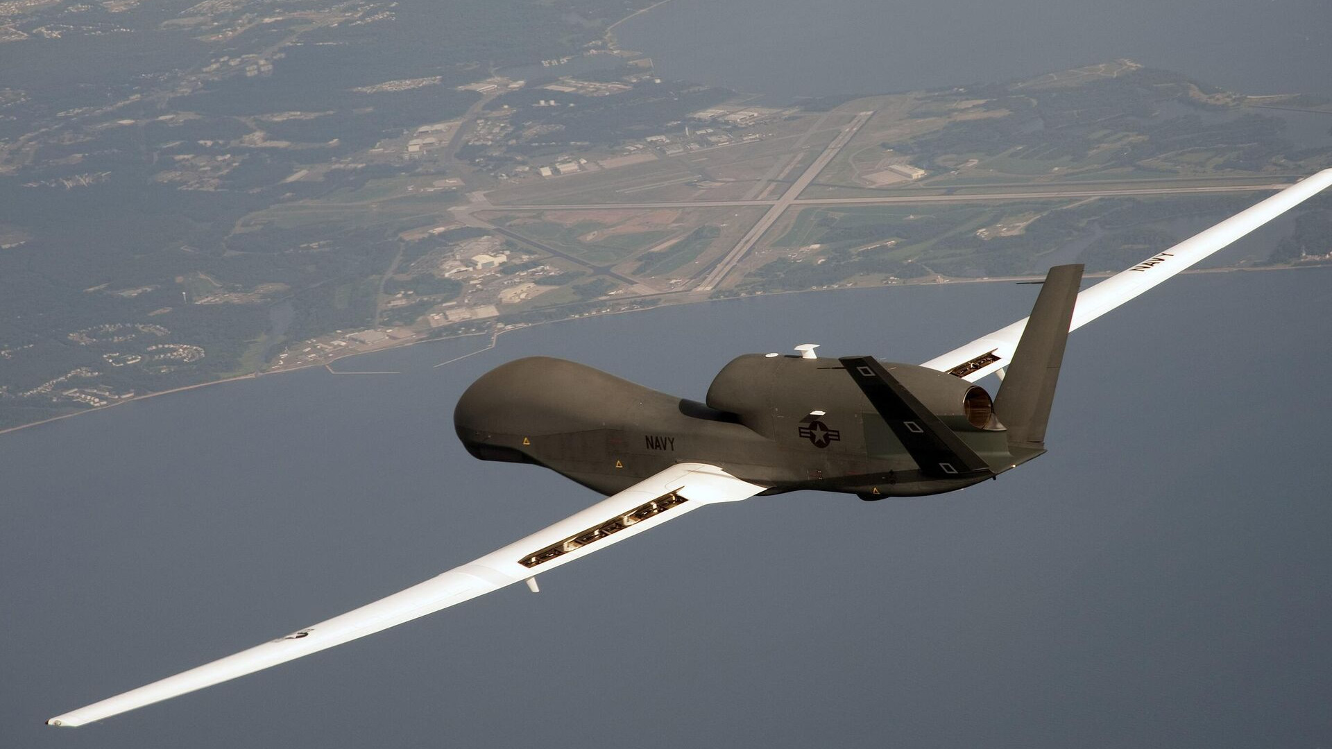 Странна аномалия с US дроновете RQ-4B Global Hawk над Черно море 