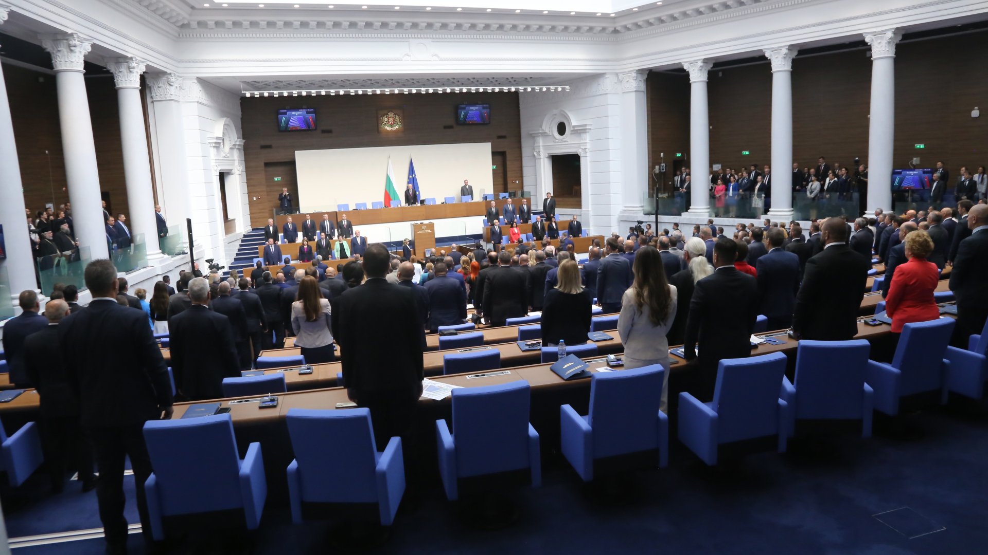 Хампарцумян заговори за черен сценарий пред България, заплете драма с кабинета