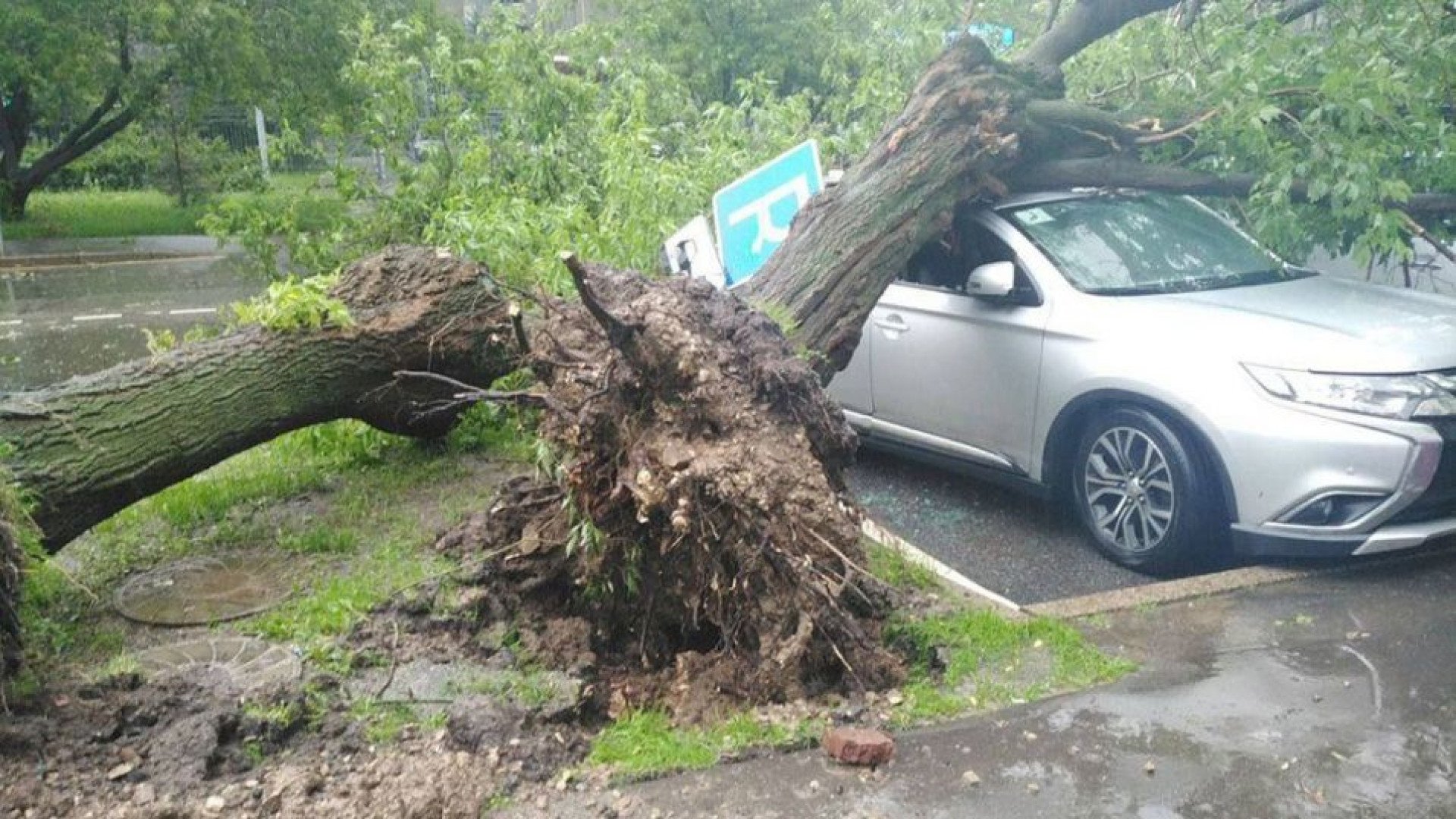 Адът се стовари върху Москва, десетки жертви СНИМКИ 