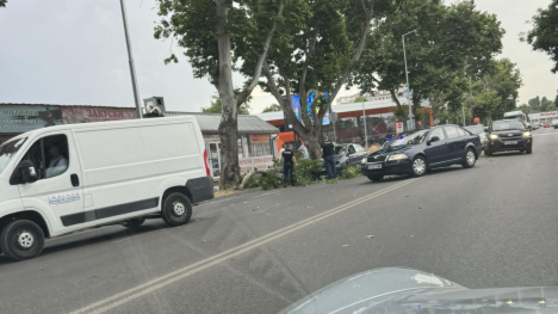 Клон смаза кола в движение в Пловдив СНИМКИ