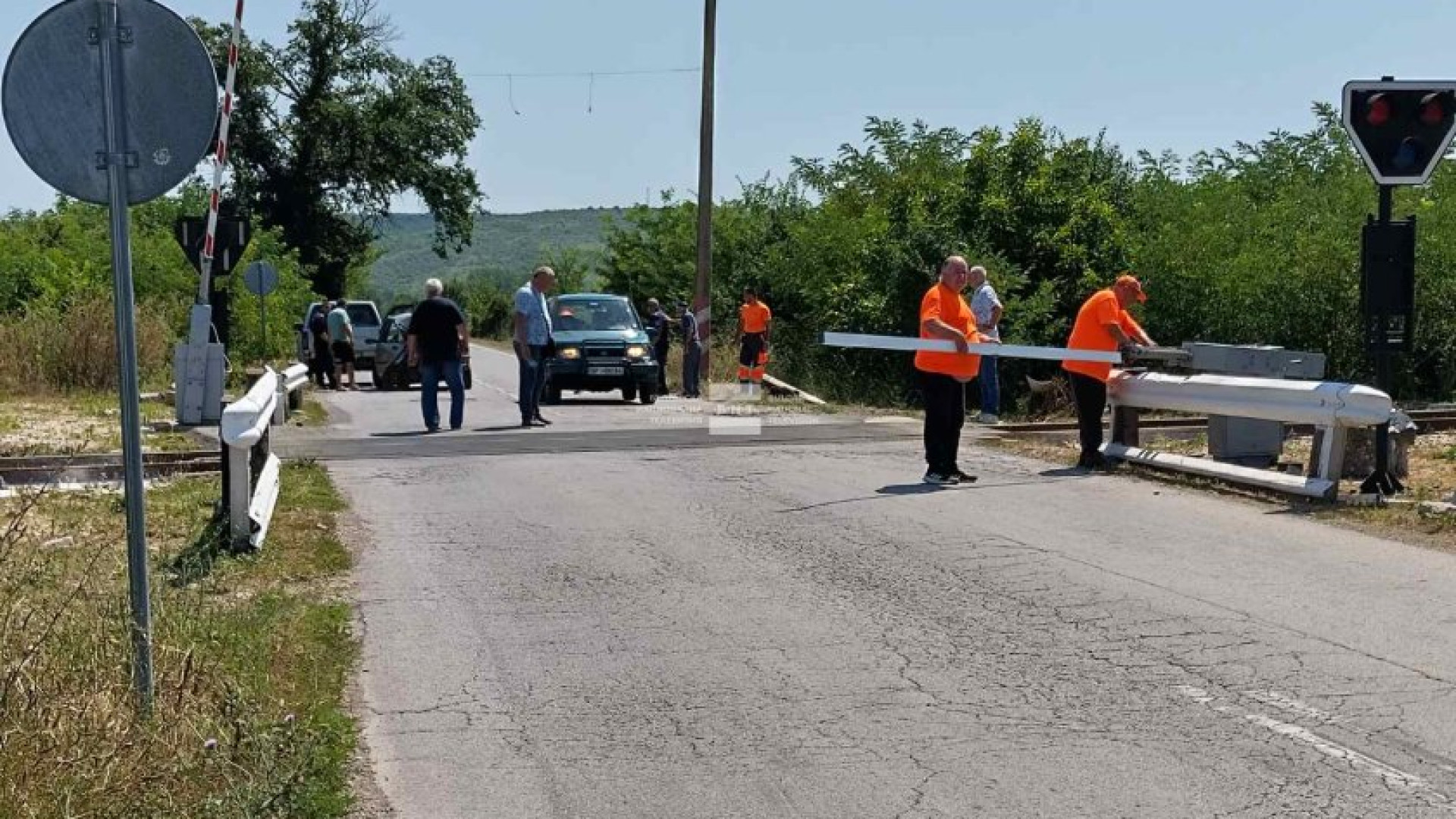 Дядо направи страшна глупост и срина БДЖ за часове СНИМКИ