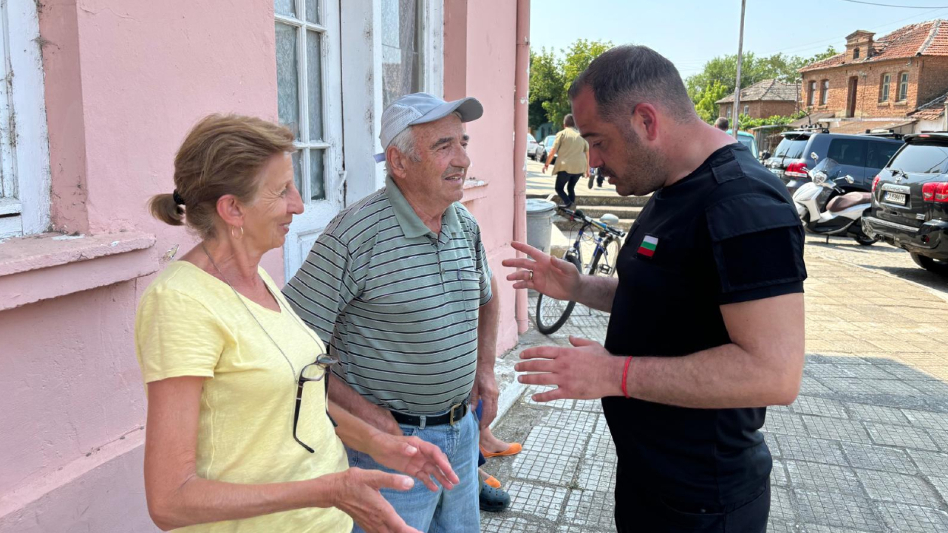 Фургони като апартаменти за жителите на Воден, а Калин Стоянов обеща да... СНИМКИ