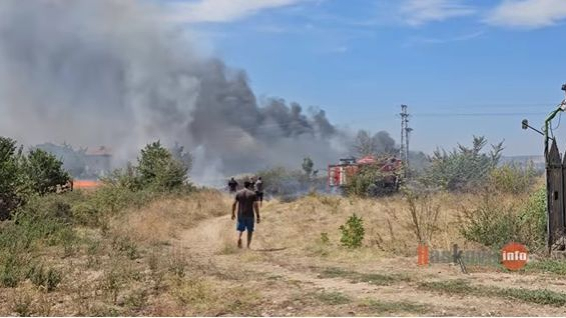 Извънредно! Пожар затвори пътя Хасково-Димитровград ВИДЕО