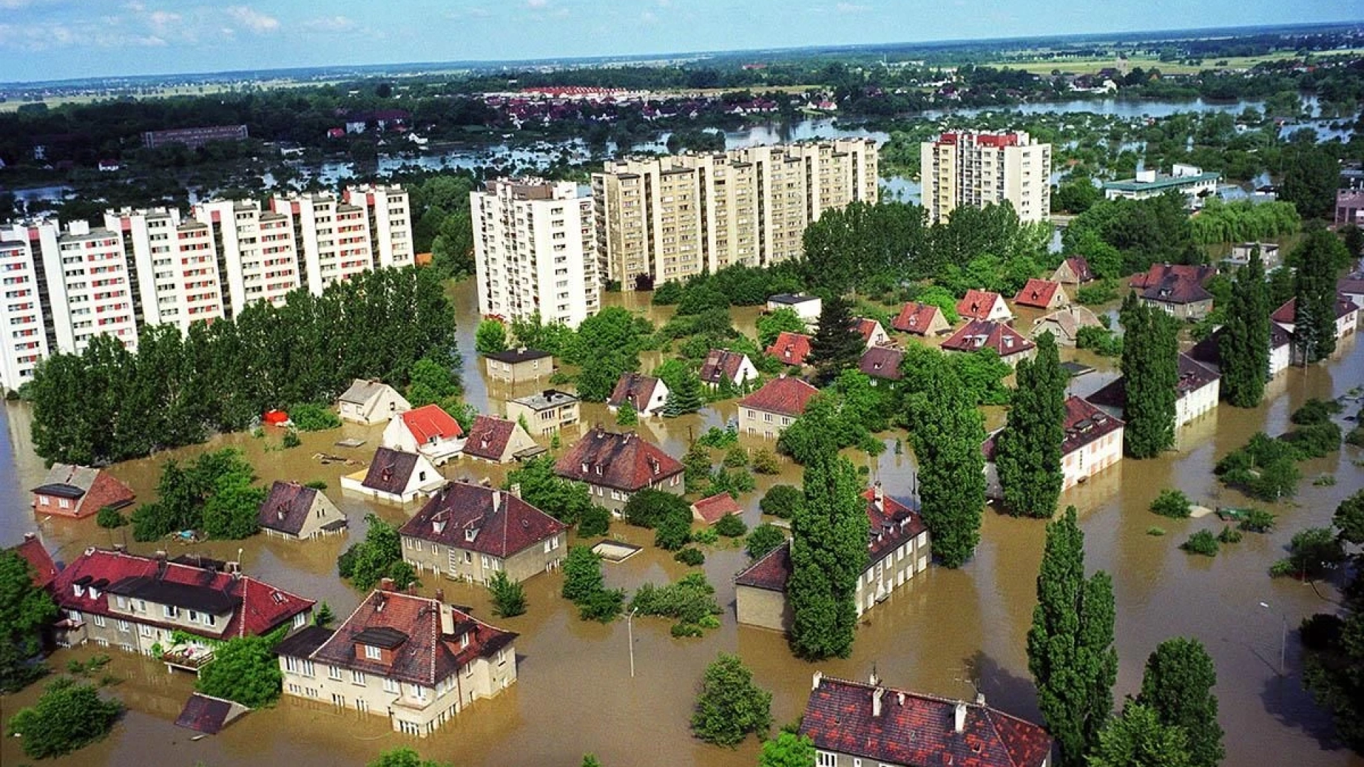 Тези две европейски страни са под вода, кошмарът предстои ВИДЕО