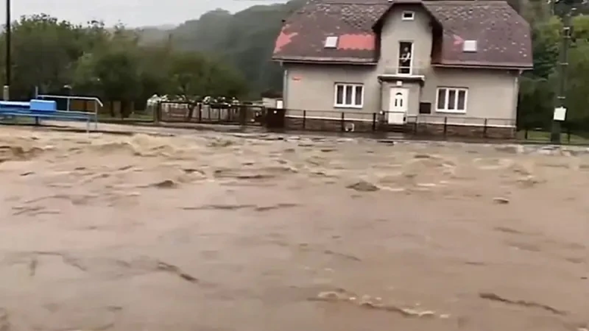 Водният ад в Полша: Властите крият реалния брой на загиналите ВИДЕО