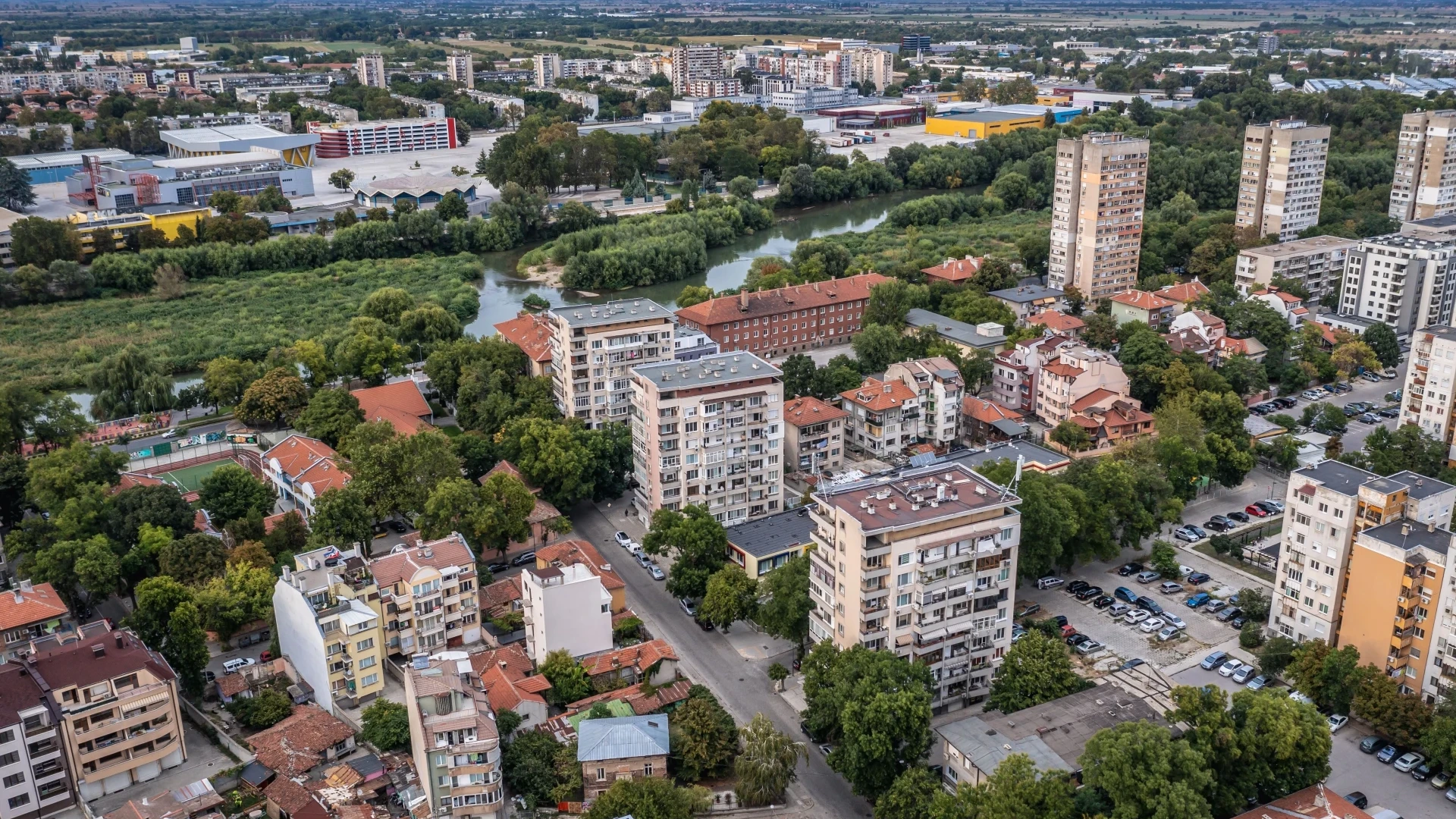 В тази страна от ЕС цените на жилищата скочиха с 200%, а най-евтини са във...