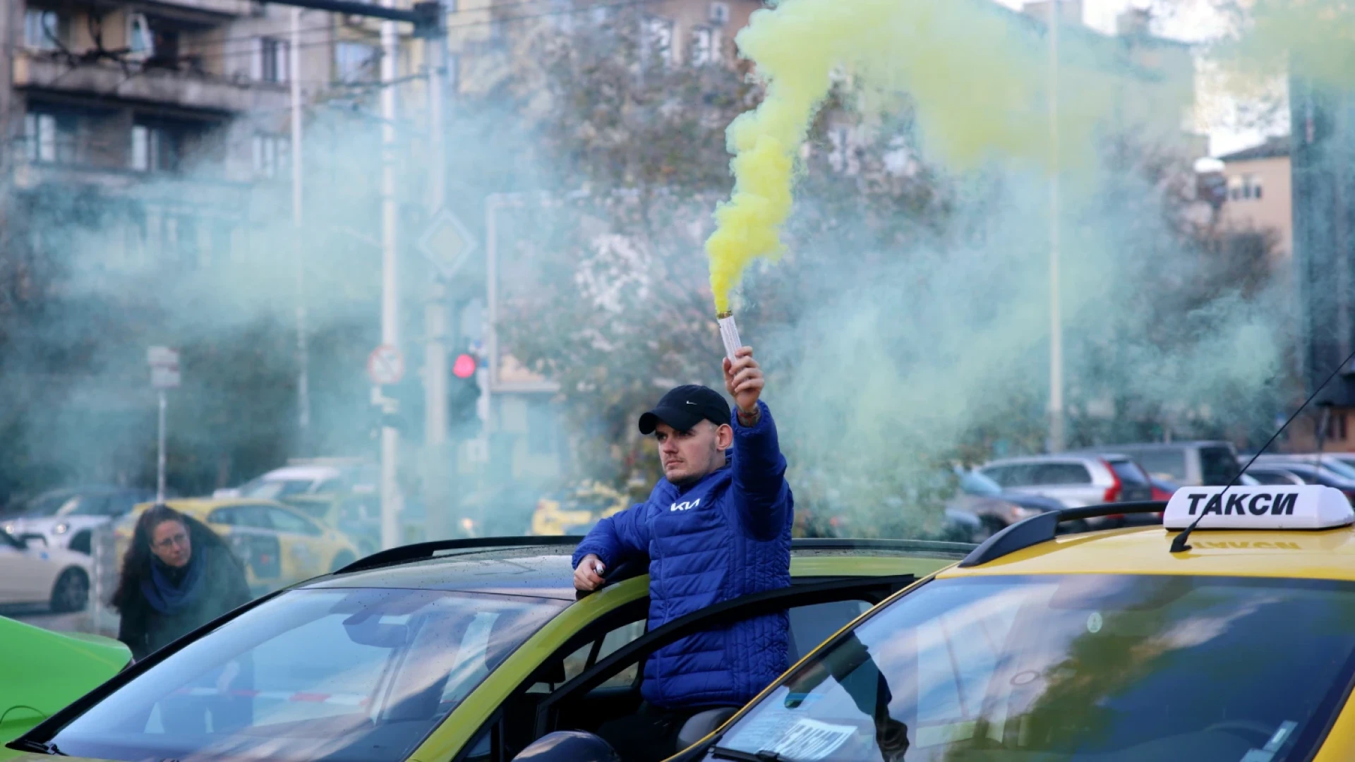 България е под жълта блокада, на празниците може да стане още по-страшно! СНИМКИ