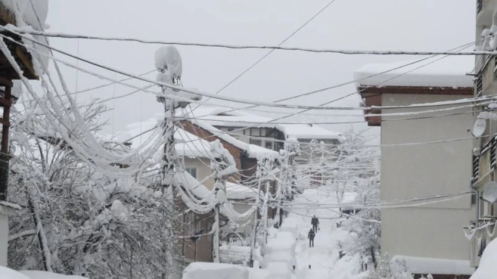 Невиждана гледка! Най-снежното място у нас СНИМКА