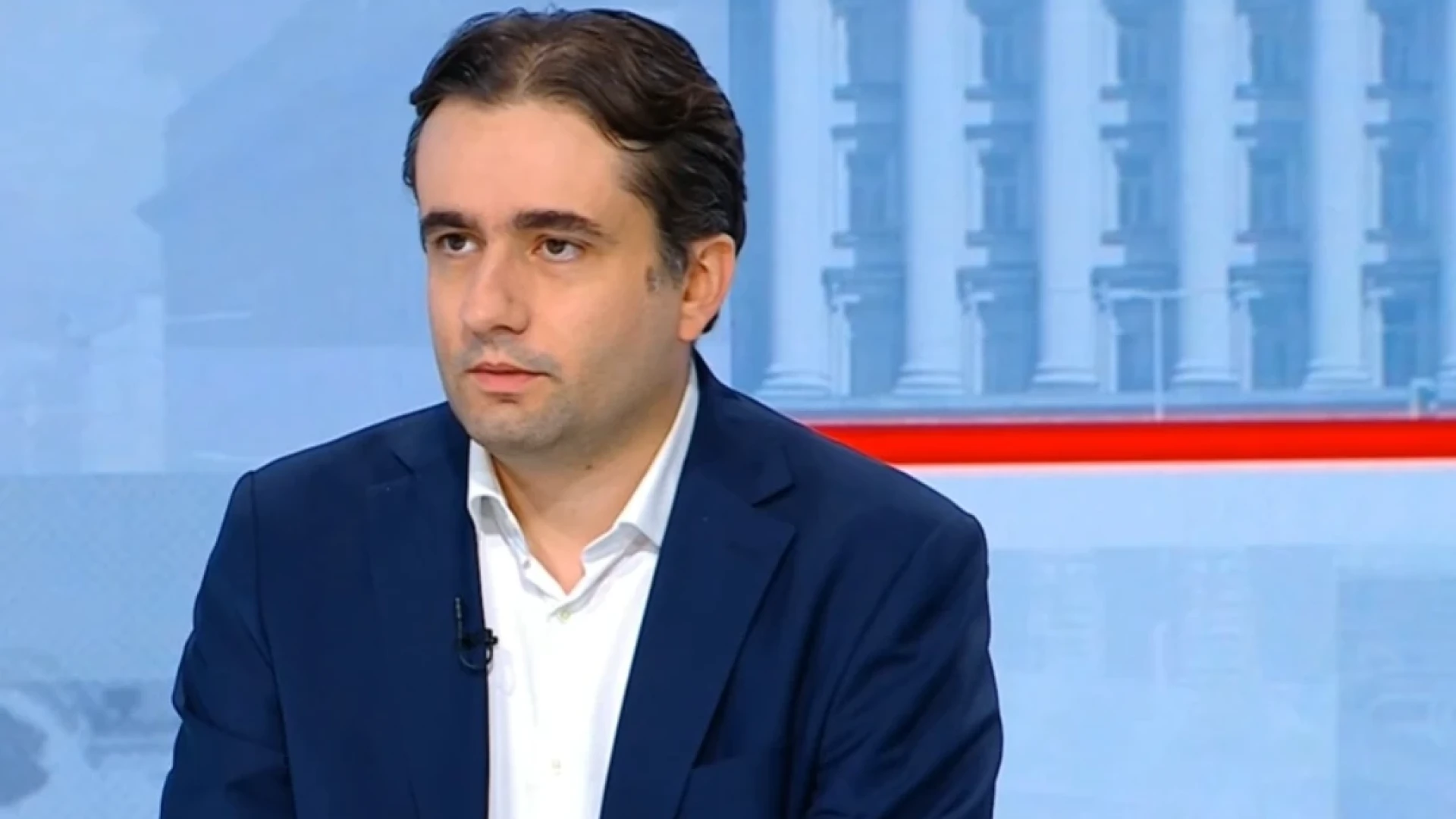 Божидар Божанов обяви подкрепя ли ПП-ДБ бюджета на Петкова