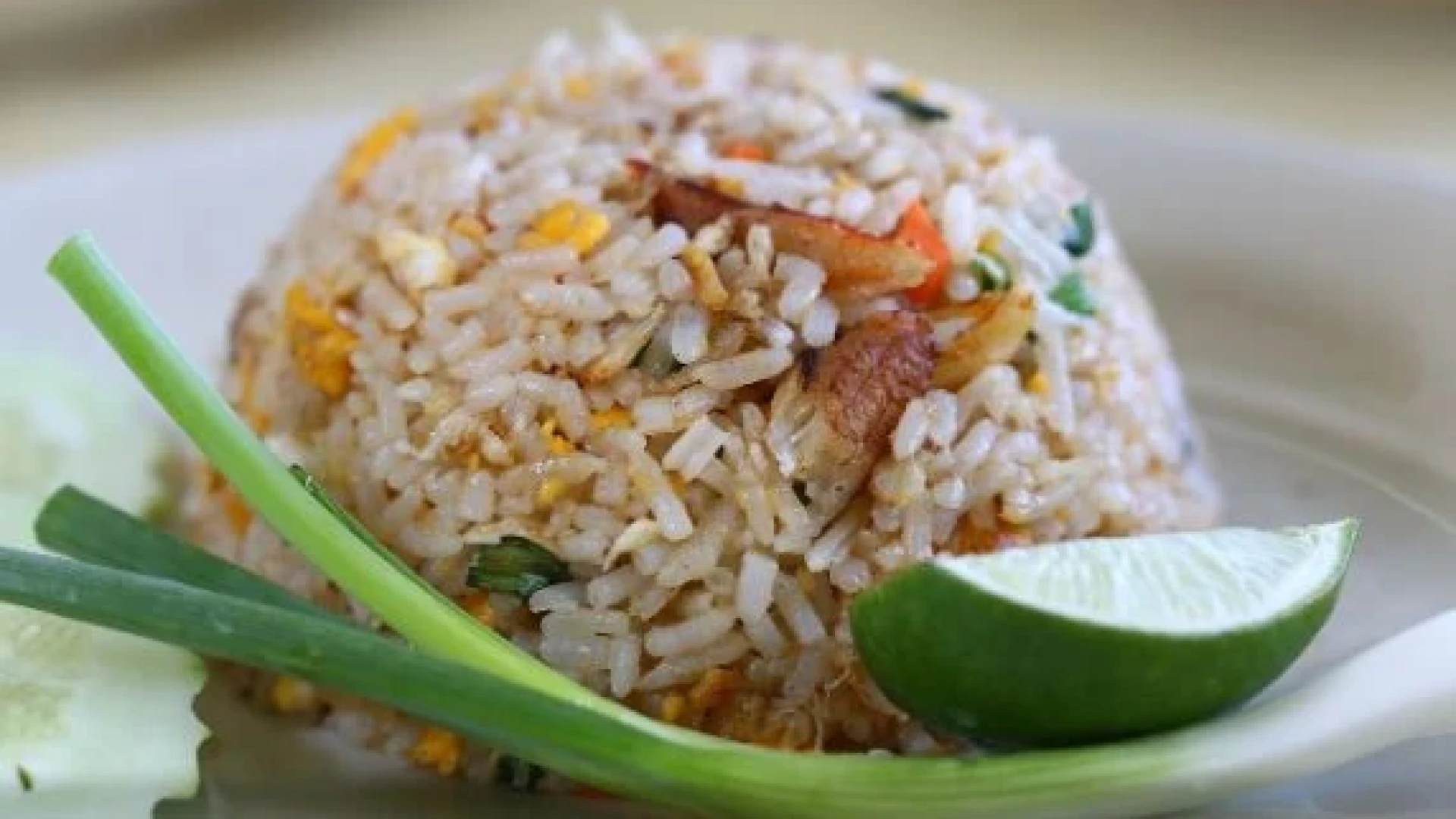 Пърженият ориз става 10 пъти по-вкусен по тази рецепта