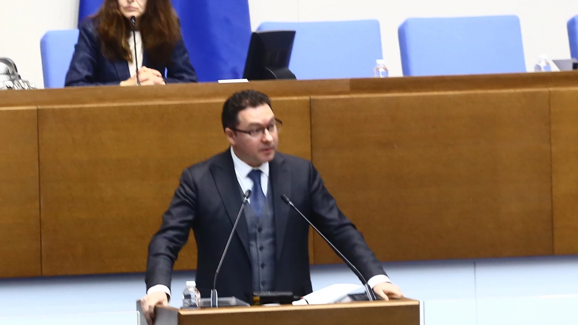 Министър Митов проговори за скандала с полицаите в Бургас 