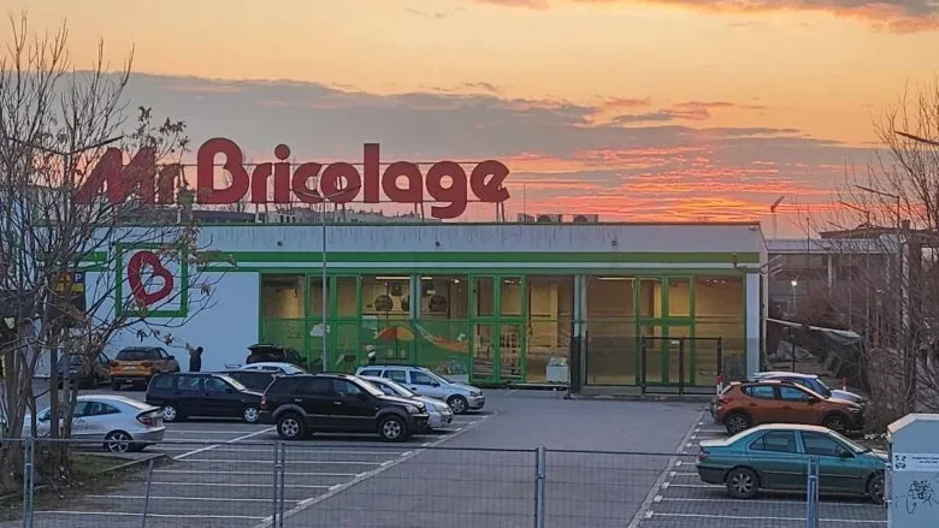 Шок за жителите на Пловдив! Mr. Bricolage затвори след 13 г.