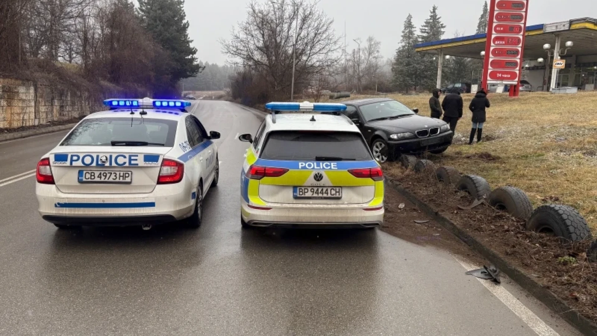 Младежи направиха голяма беля във Враца, веднага дойде полиция СНИМКИ