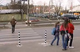 Кошмарен инцидент в Добрич: Баба даде газ преди пешеходна пътека и...